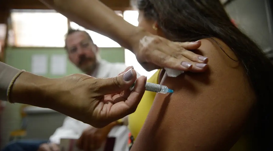 Imagem: vacina Brasil passa a adotar esquema de dose única contra o HPV