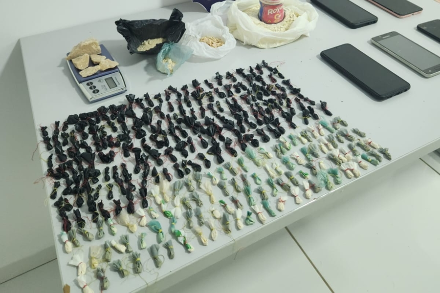 Imagem: DROGAS NOBRES Integrantes de organização criminosa são detidos com 285 porções de pasta base